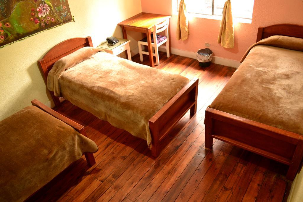 Hostal Loro Verde Quito Dış mekan fotoğraf