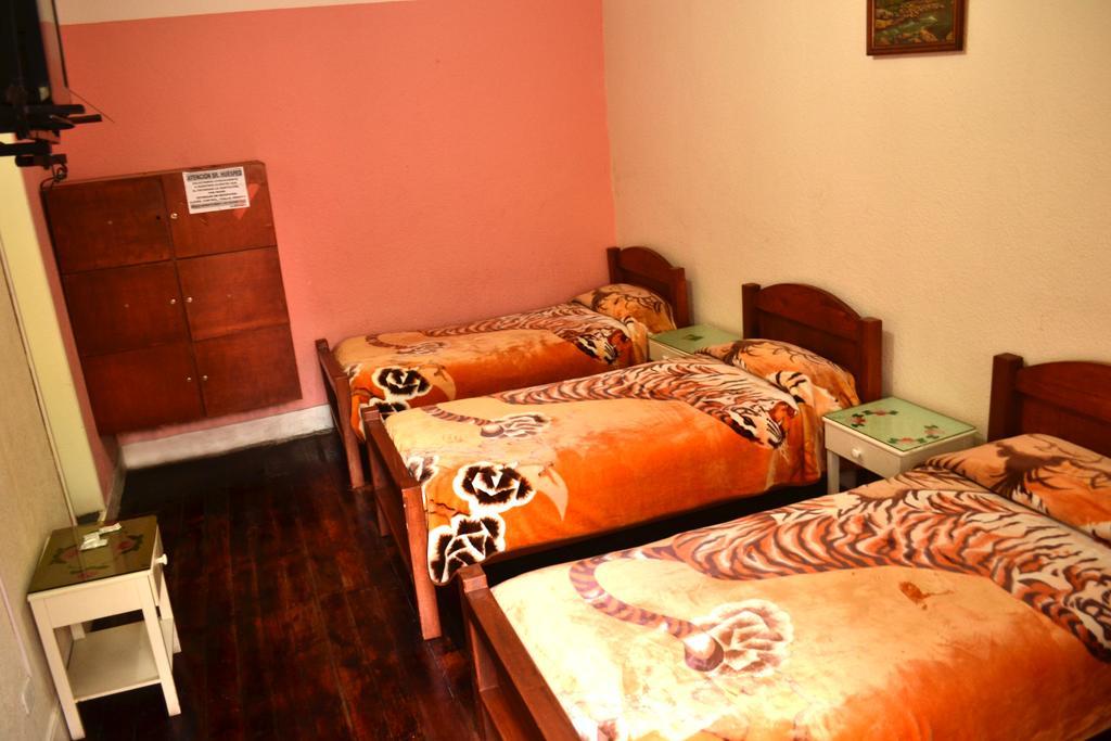 Hostal Loro Verde Quito Dış mekan fotoğraf